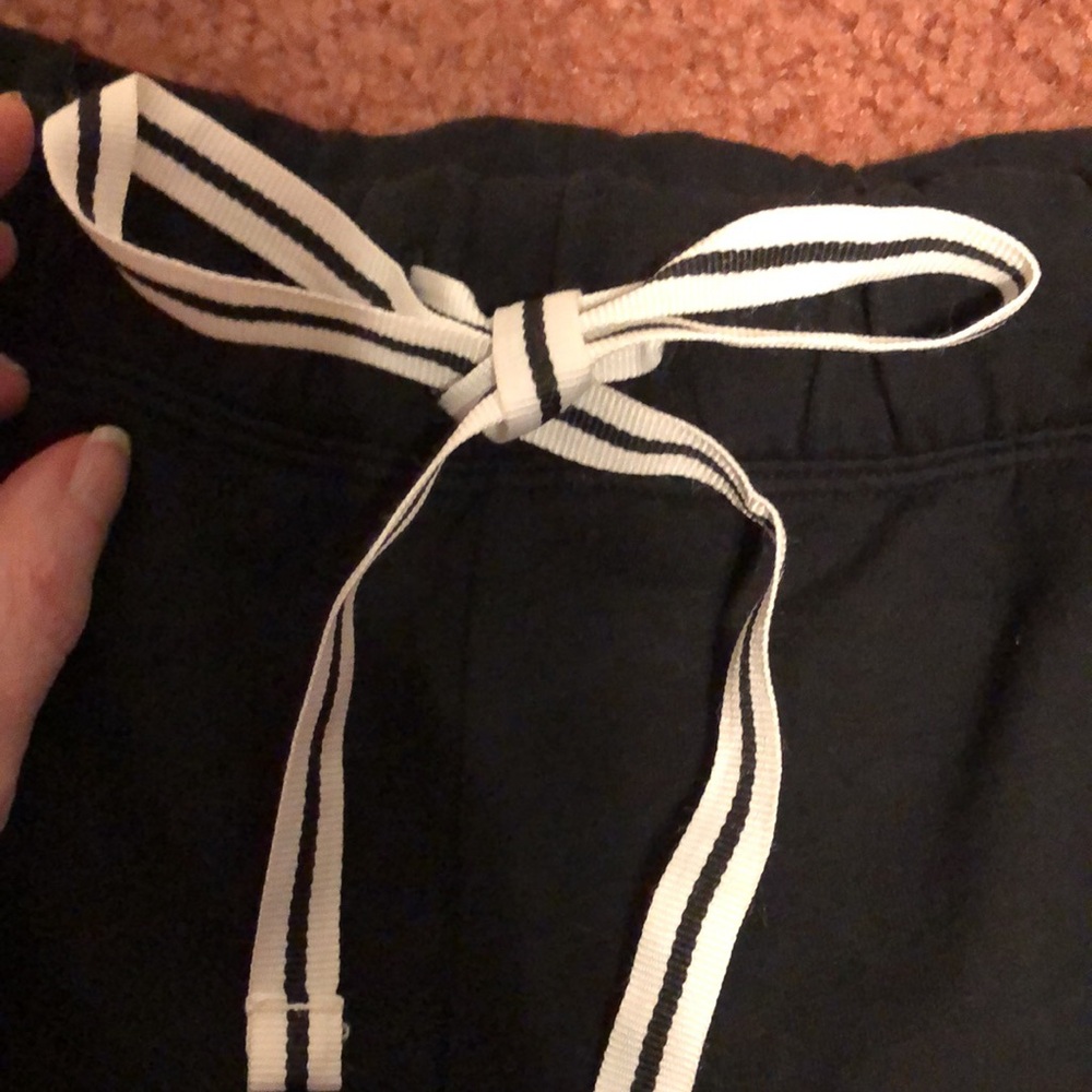 Victoria Secret PINK Shorts - Picture 4 of 7
